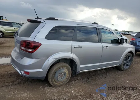 2018 Dodge Journey Crossroad z USA, uszkodzony, nr VIN 3C4PDDGG6JT277933